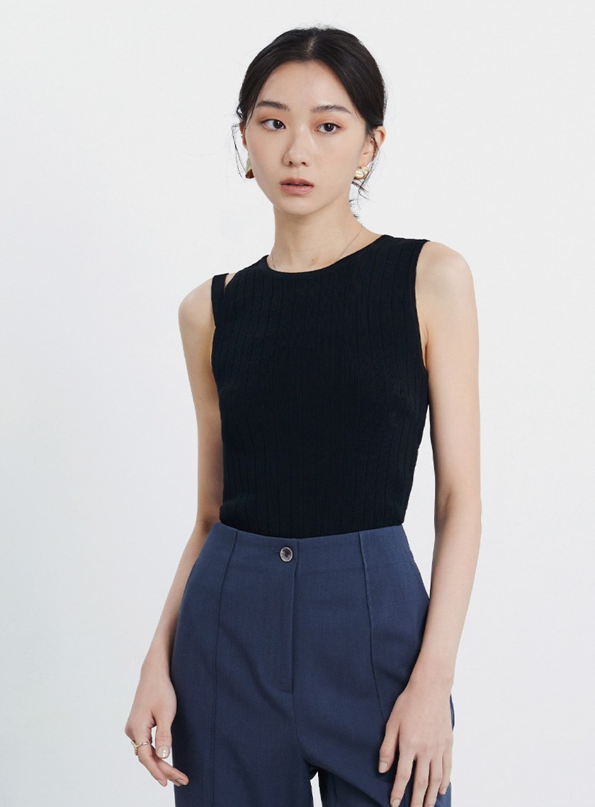 不對稱肩帶圓領針織背心